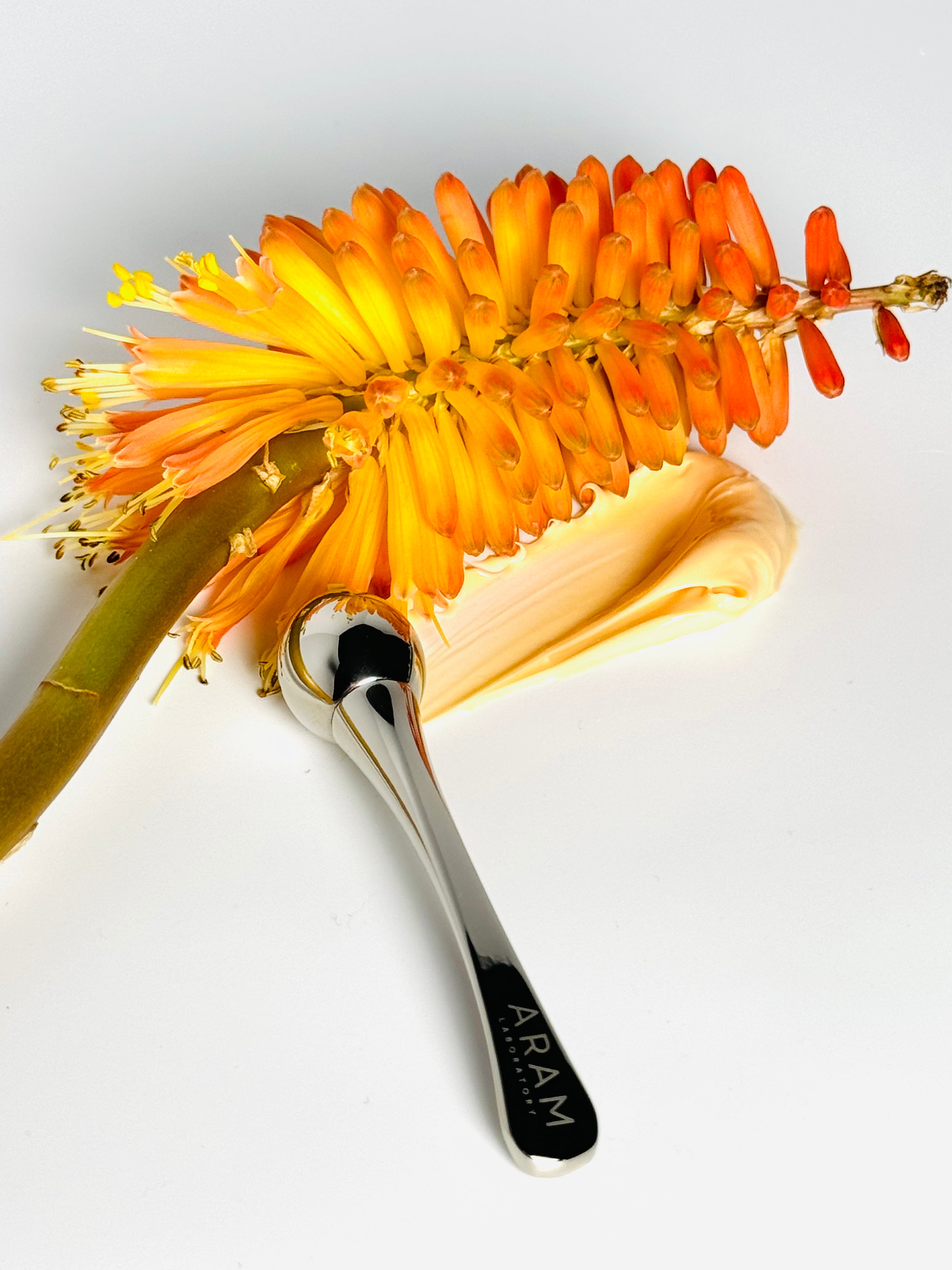 Vitamin C Age-Defier Crème: Dark Spots Brightening